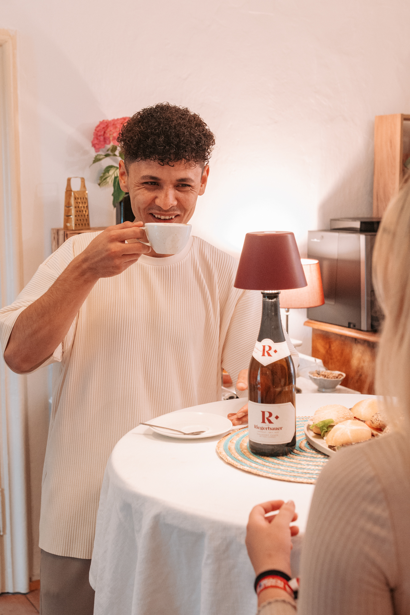 Webauflösung -49 Gemeinsames Frühstück vor dem Seminarstart am Landgut Riegerbauer